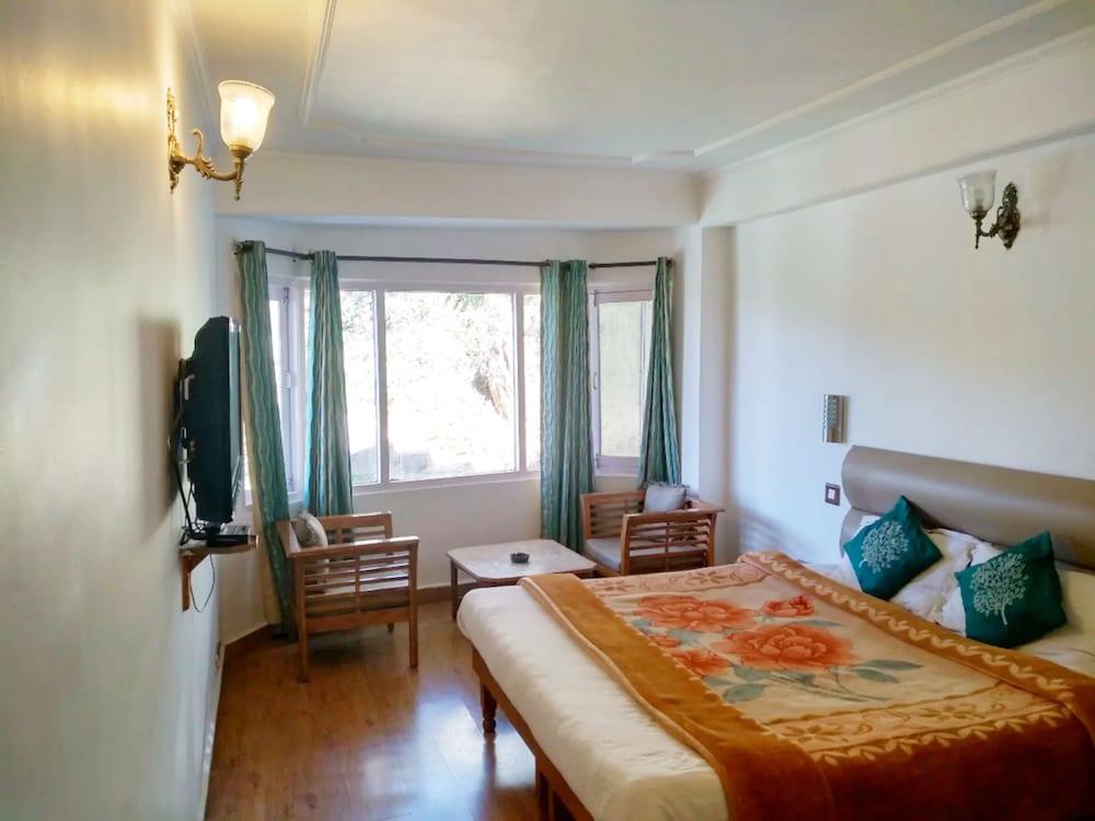 Goroomgo Rahat Regency Shimla Room