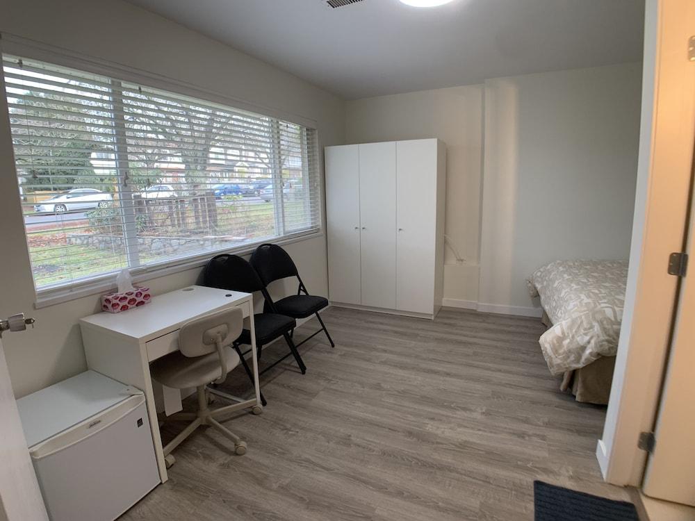 Old plum tree Style Suite Room