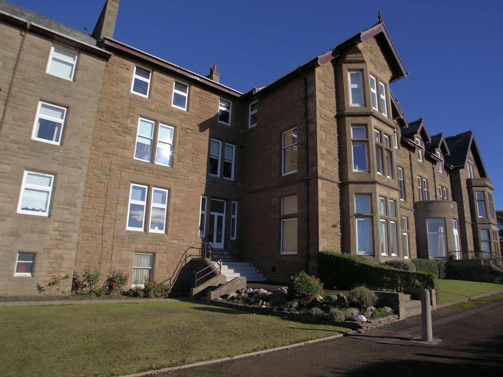 بريتي هوليداي هوم إن كارنوستي نير أربروث آبي المنطقة الخارجية