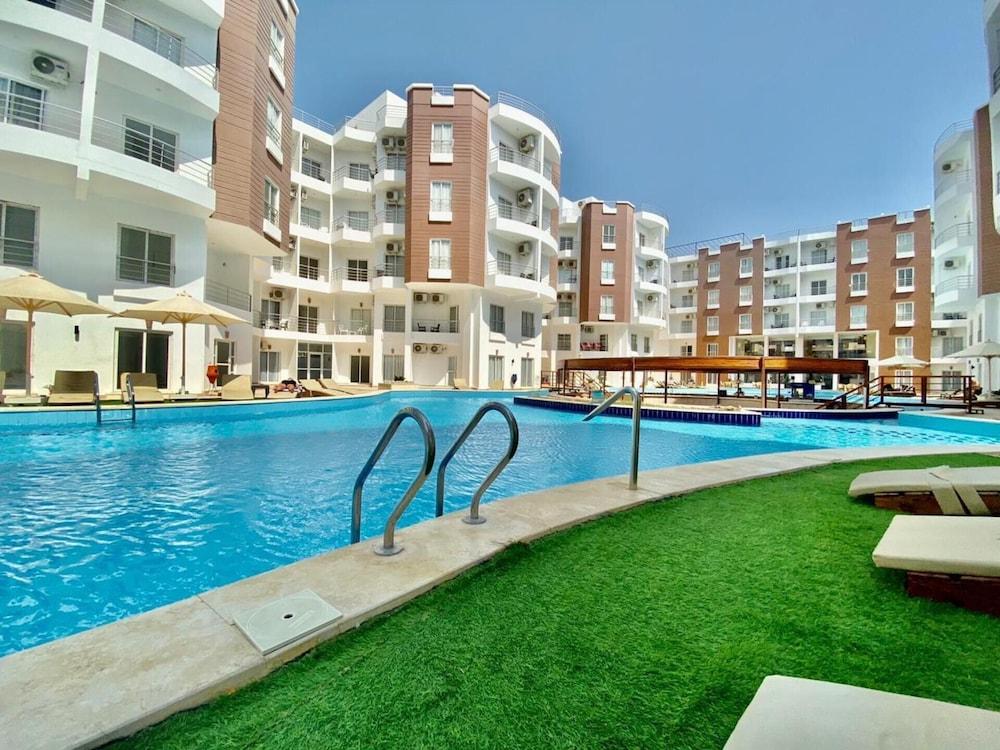 شقة جديدة كُليًا بها سريران الصورة الأساسية