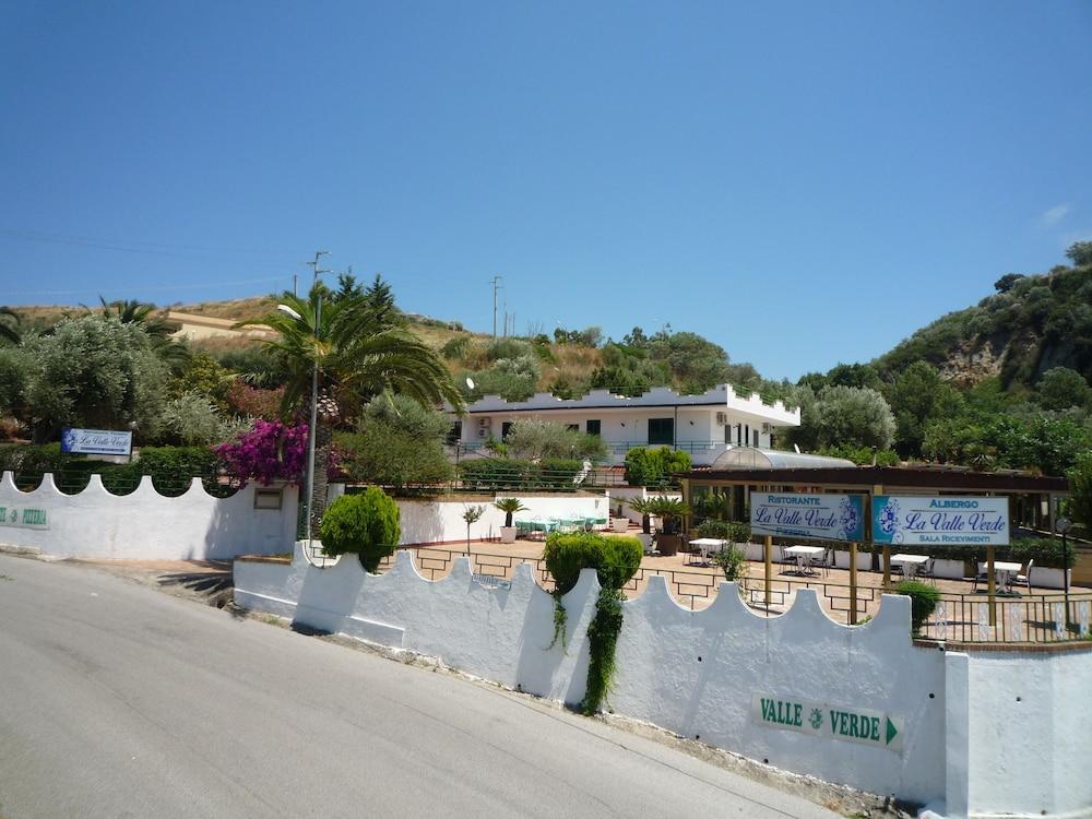 لا فالي فيردي