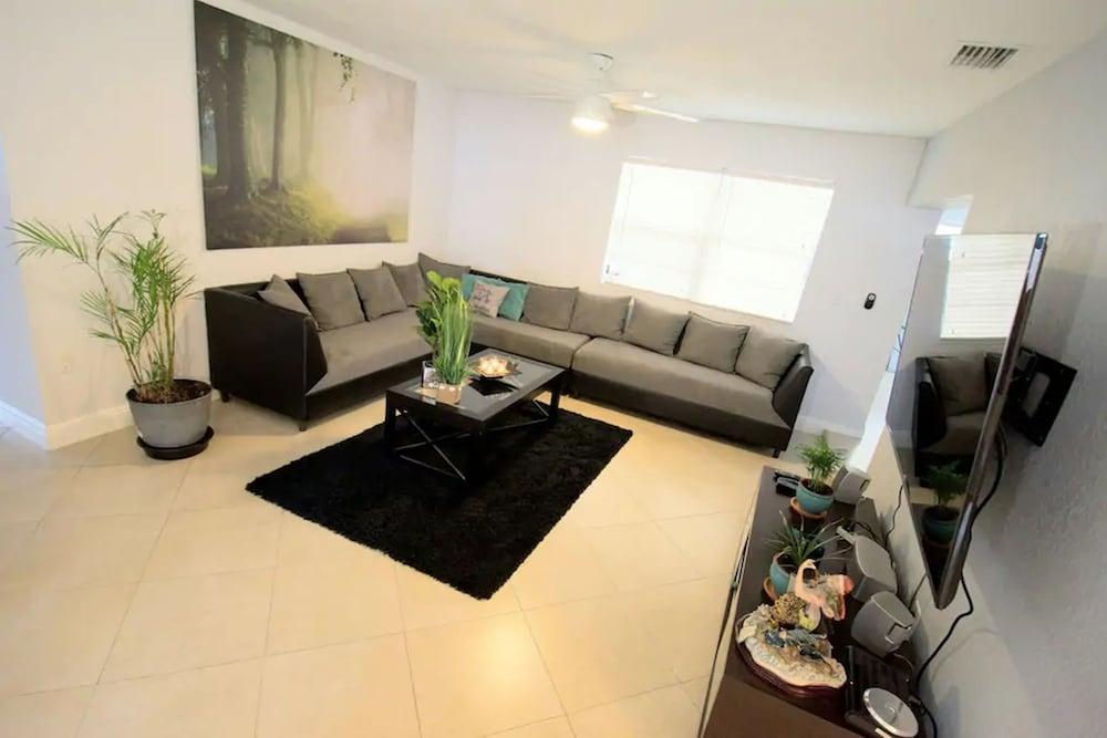 ماجيك هاوس باي ترافيلاين بلس