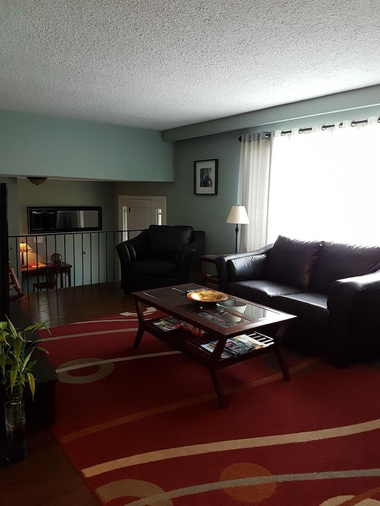 كريستينز بد آند بريكفاست  باي إليفيت رومز منطقة الجلوس في الردهة