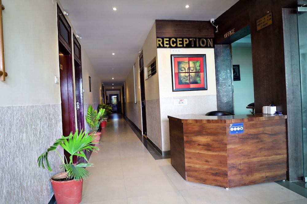 إكزوتيكا إكسبرس ريزورت منطقة الاستقبال