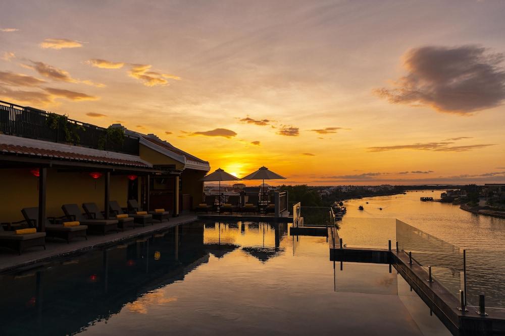 ليتل ريفرسايد. إيه لاكشري هوتل آند سبا حمام سباحة على السطح