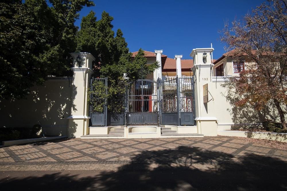 كريكليوود مانور