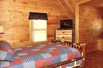 Lamb's Cabin by the Creek - 3 Br Cabin Others