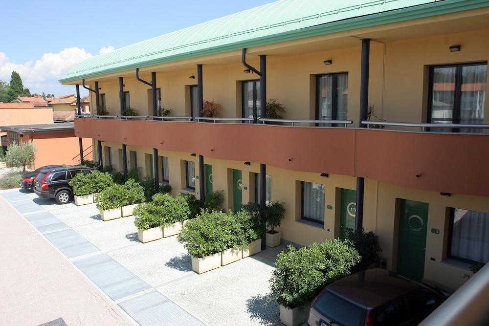 لونا هوتل موتل لاجو ماجوري أرونا المنطقة الخارجية