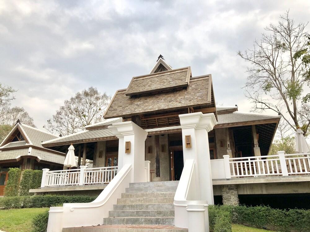 Ruean Racha Resort Exterior