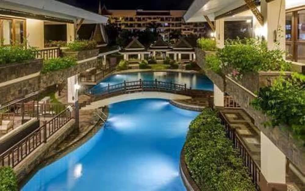 يور هوم أواي فروم هوم رويال بالم حمام سباحة مكشوف