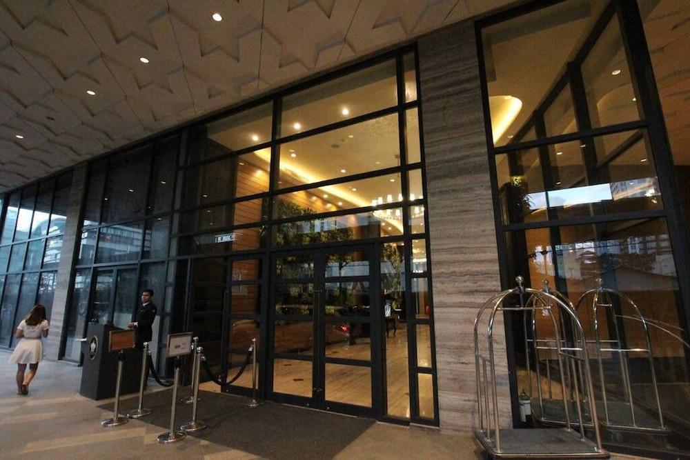 هابي سويتس آت نايتس بريدج ريس ماكاتي المنطقة المحيطة بالمنشأة