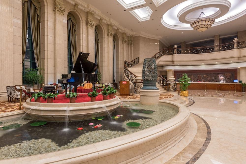 سانيا باوهونج هوتل الردهة