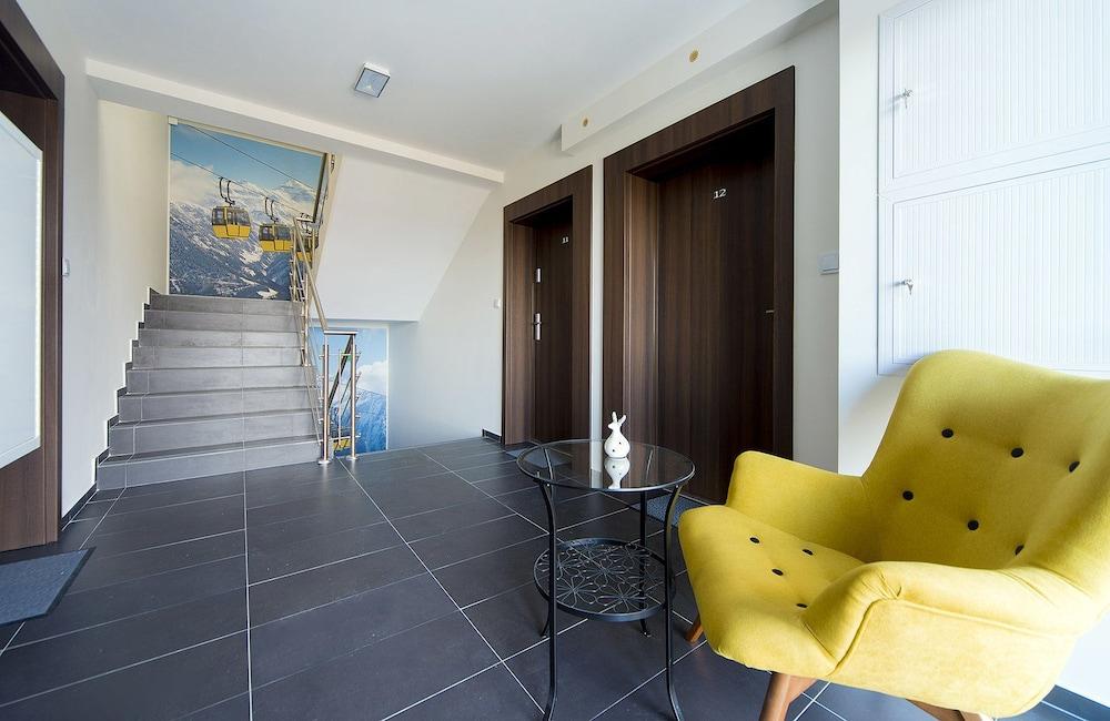 أبارتامنت إفري سكاي كاربيتش فيلتشا 3 إف داخلي