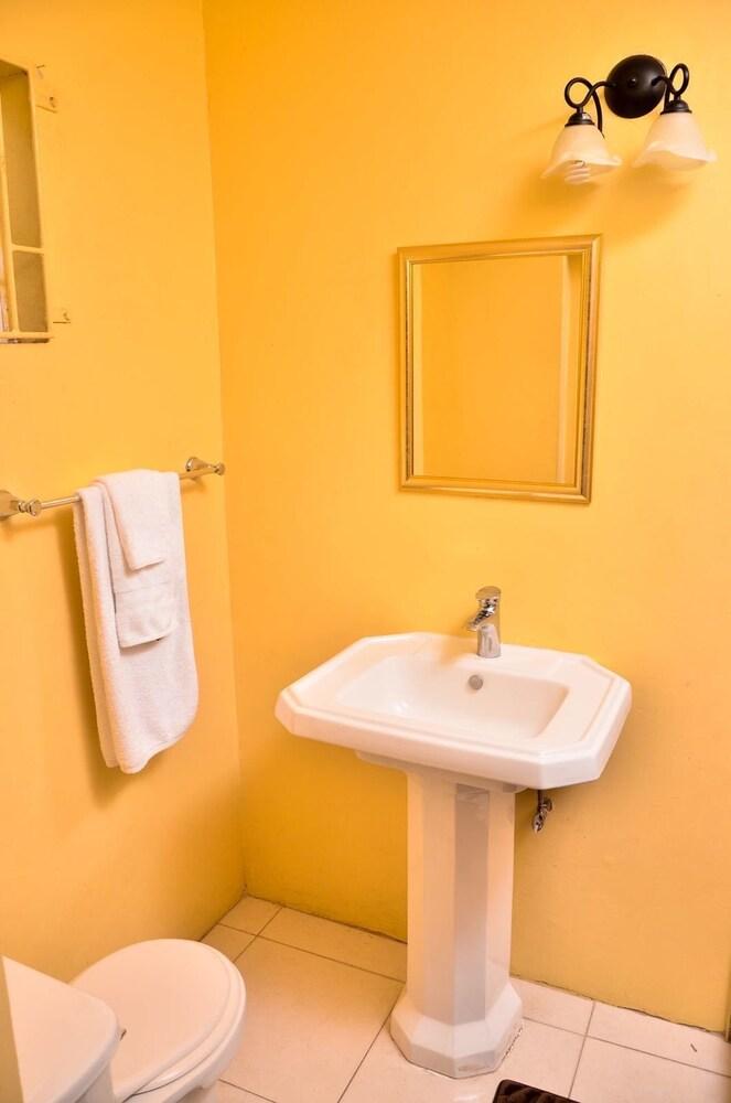 كينجستون صن سيت جيست أبارتمنت 1 حمام