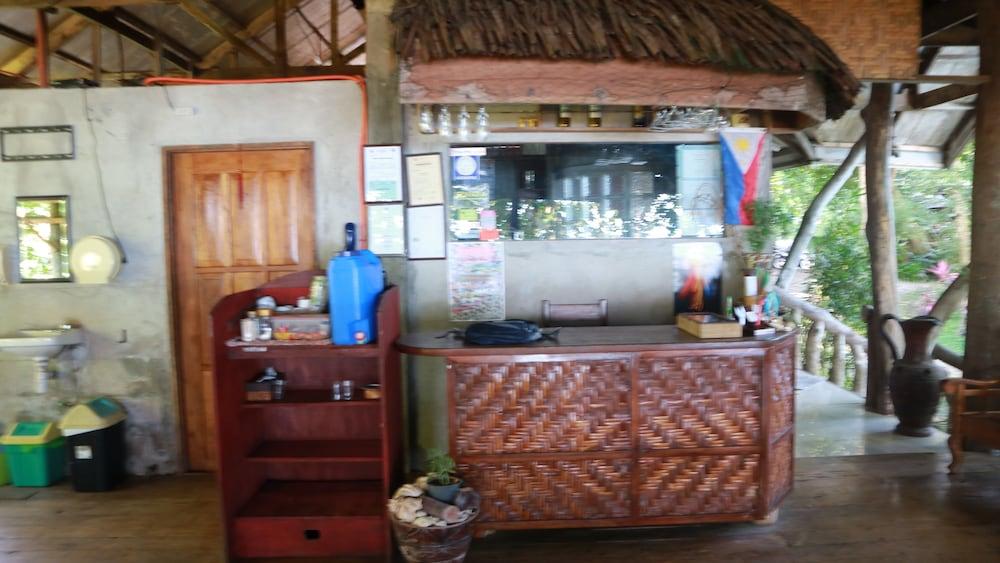 Algen's Dive Resort Reception
