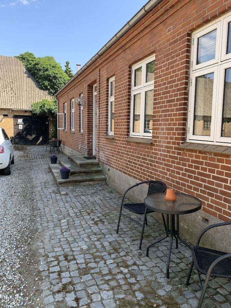 أنز بد آند كيتشن، دالجارد المنطقة الخارجية