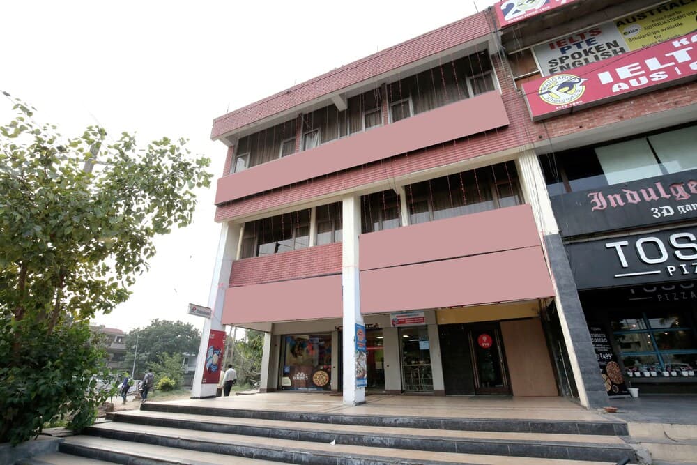 OYO 10144 Hotel Southend Exterior