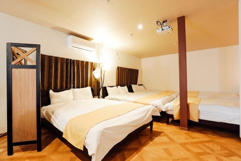 كولور نيبونباشي كورومون غرفة