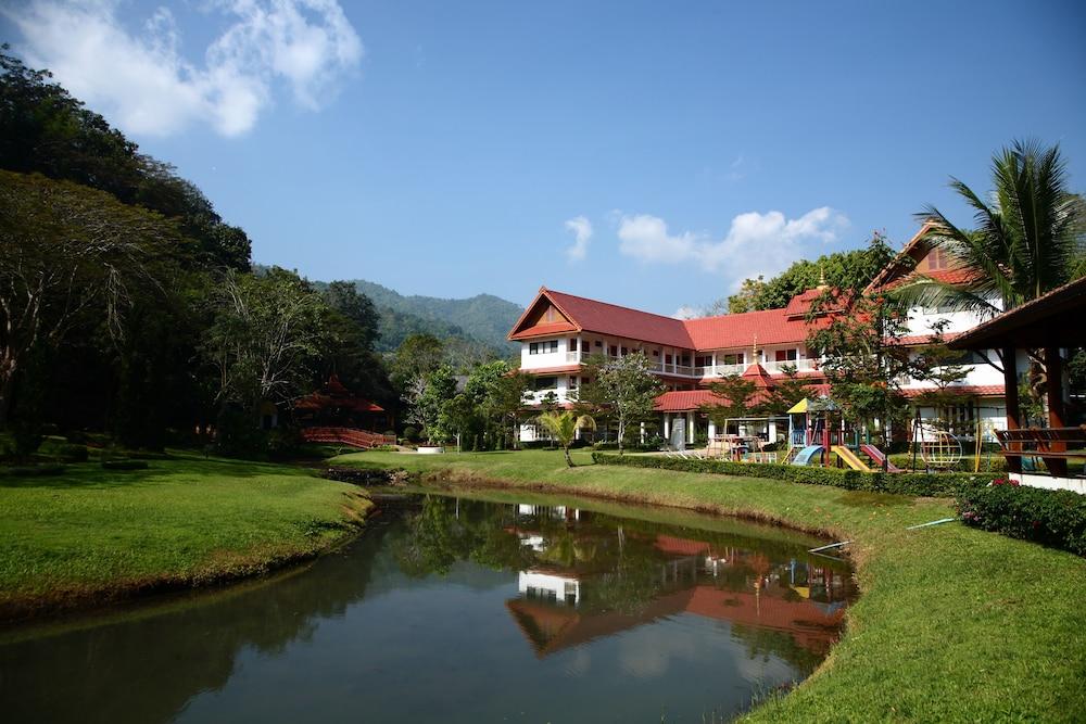 Suan Bua Hotel & Resort Property Grounds