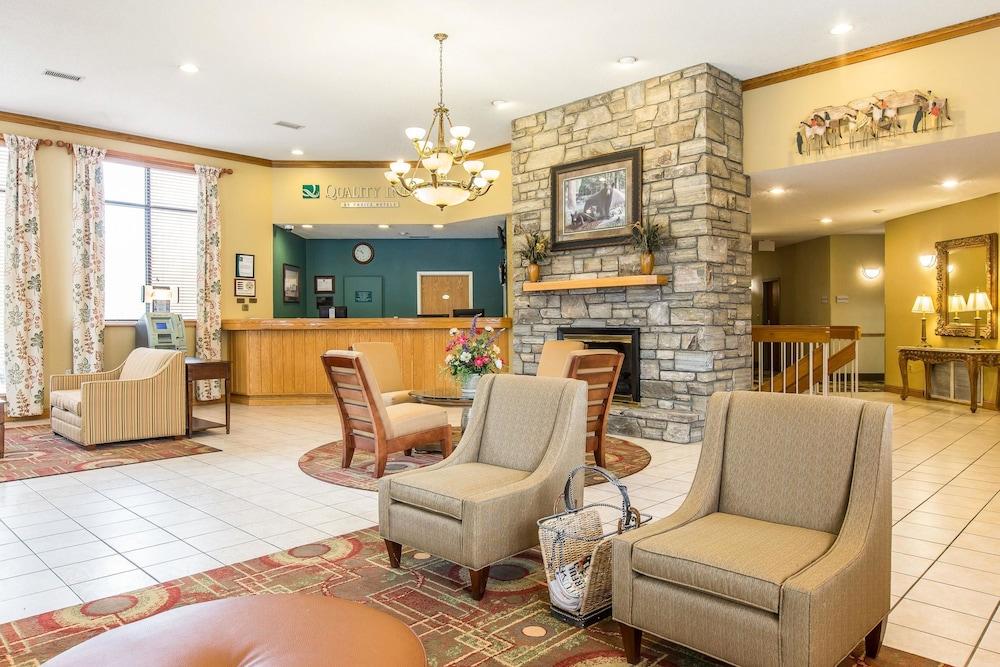 كواليتي إن تشيروكي ريفرسايد الردهة