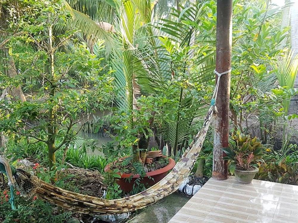 Peaceful Homestay in the Middle of Fruit Garden - Room With Public Restroom Property Grounds