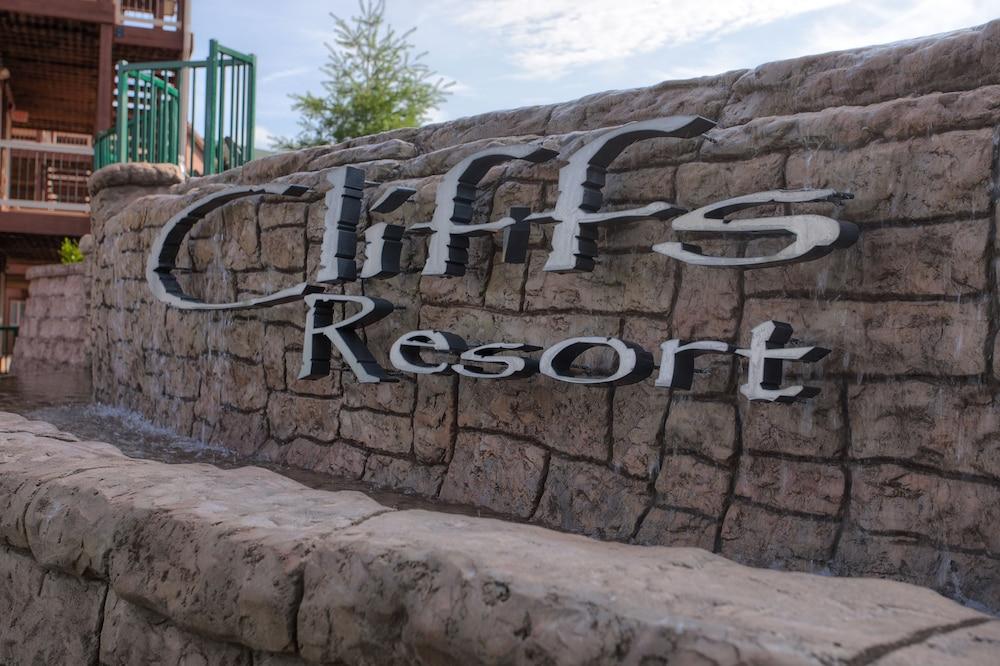 Cliffs Resort Table Rock Lake Exterior detail