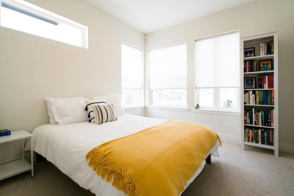 ريجال روف توب ريتريت رايز أبف ذا أورديناري غرفة