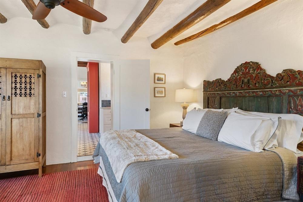 كاسا دي ترينيداد - هيستوريك رايليارد أدوب، ووك تو ذا بلازا غرفة