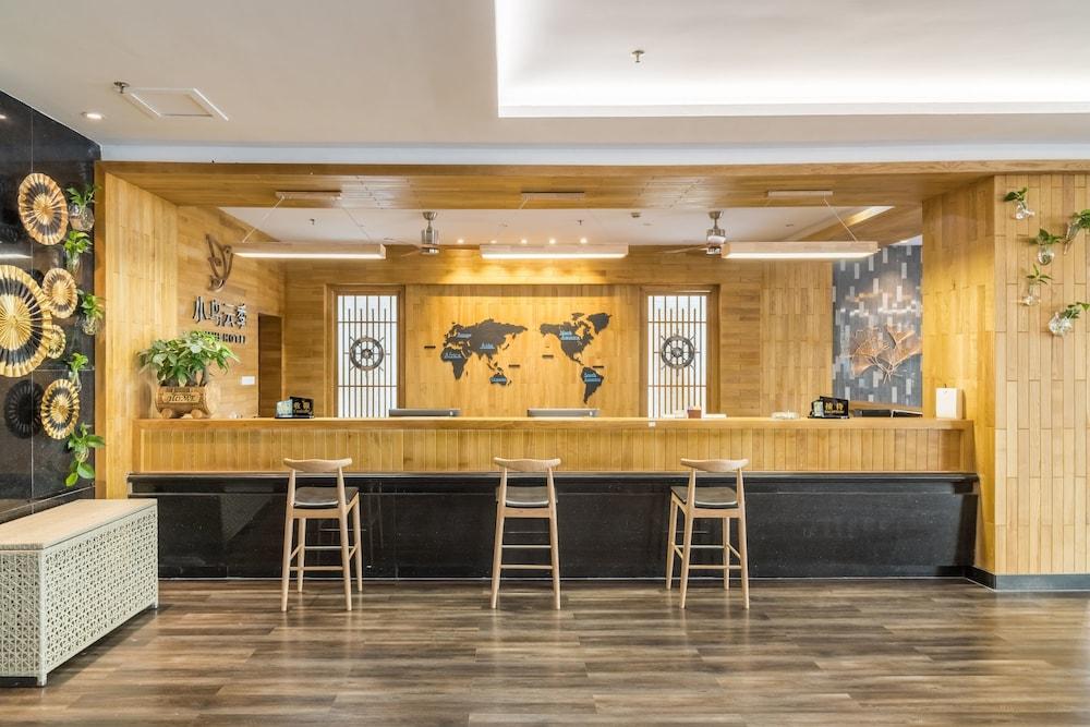 سانيا كايرولاي سي فيو هوليداي هوتل منطقة الاستقبال