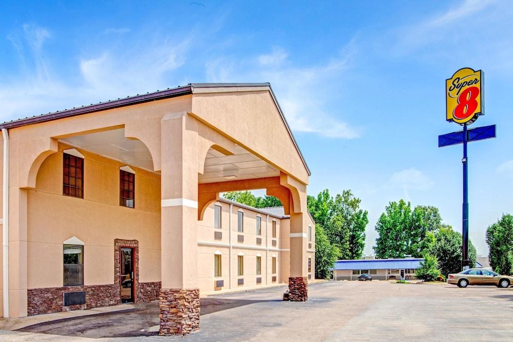 سوبر 8 باي ويندام فوريست سيتي إيه آر المنطقة الخارجية