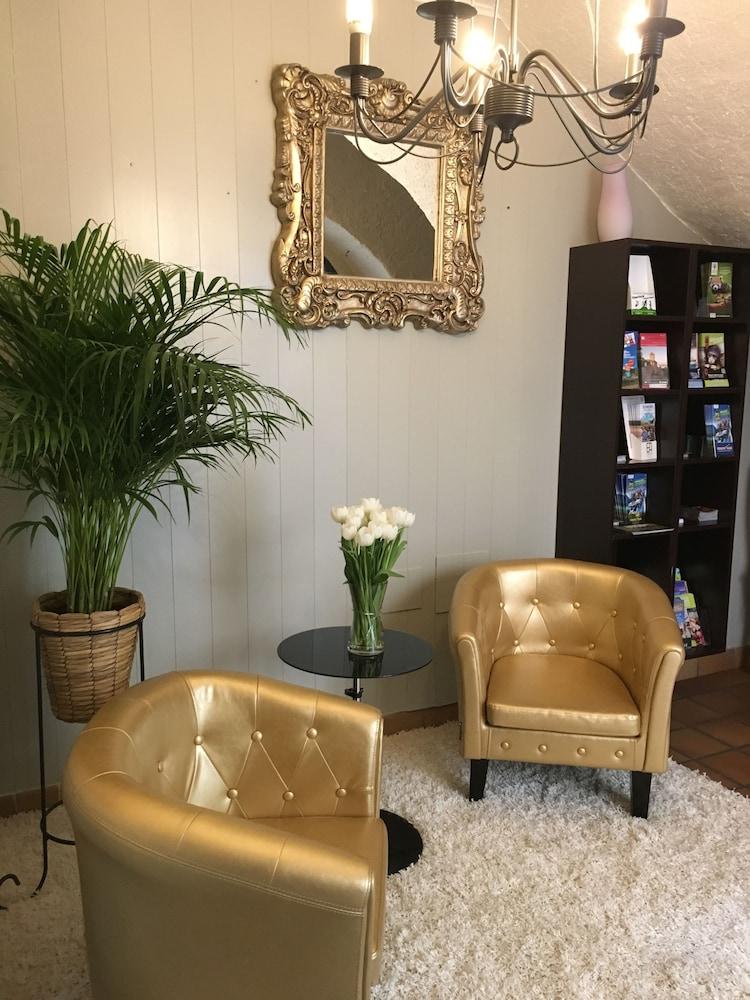 أو شوفال بلون أوتال إيه رستوران