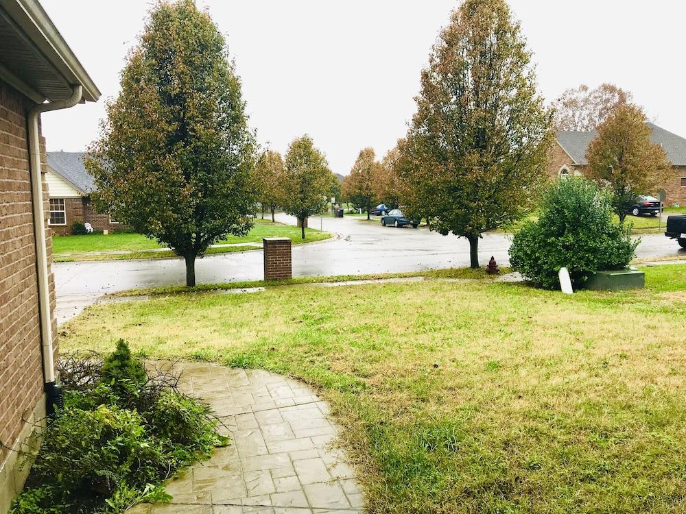 سبيشس 3 بد روم رانش هاوس ويذ باتيو يارد إن إيه كوايت صابرب المنطقة المحيطة بالمنشأة