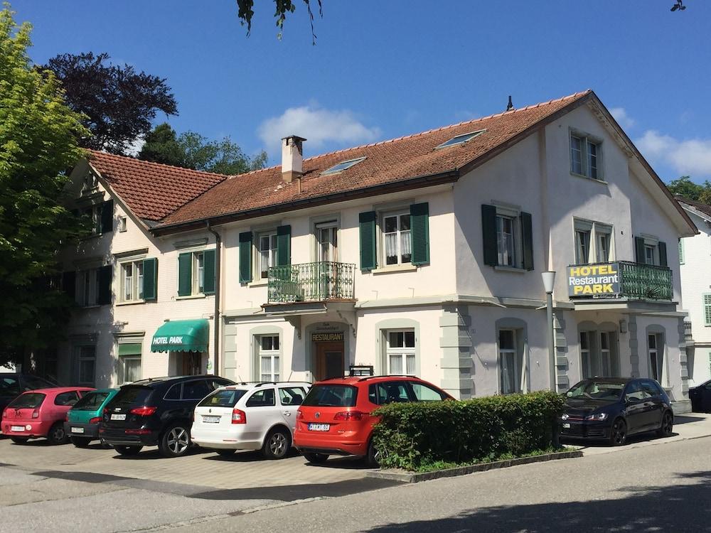 هوتل بارك