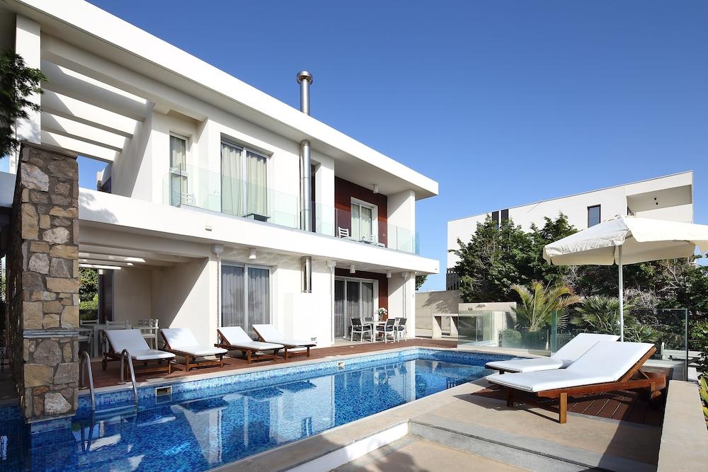Paradise Cove Beach Villas Exterior