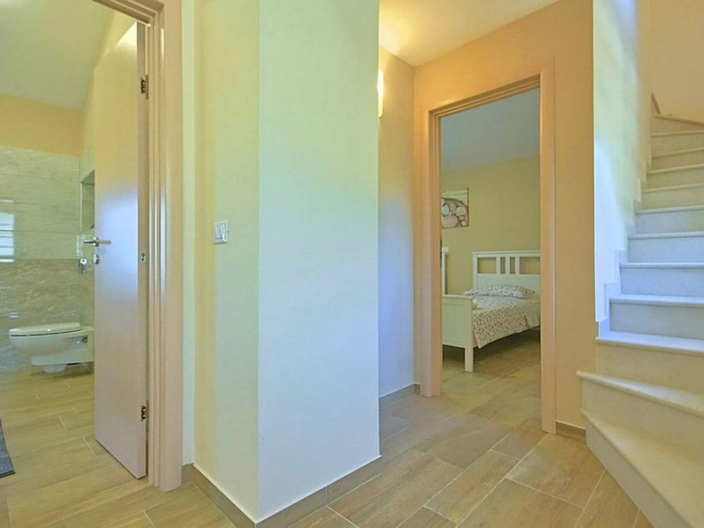 Charming Villa in Grožnjan With Swimming Pool Room