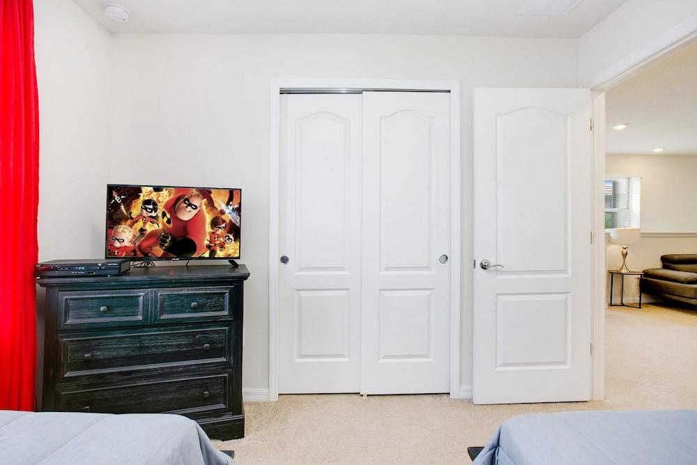 5 Bdrm 5 Bathrm Home at Solterra