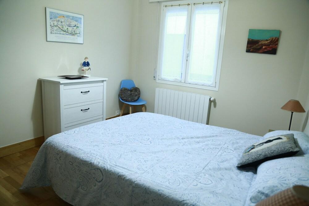 كاليدو أبارتامنتو سنتريكو جونتو أيه فونيكولار اي مترو غرفة