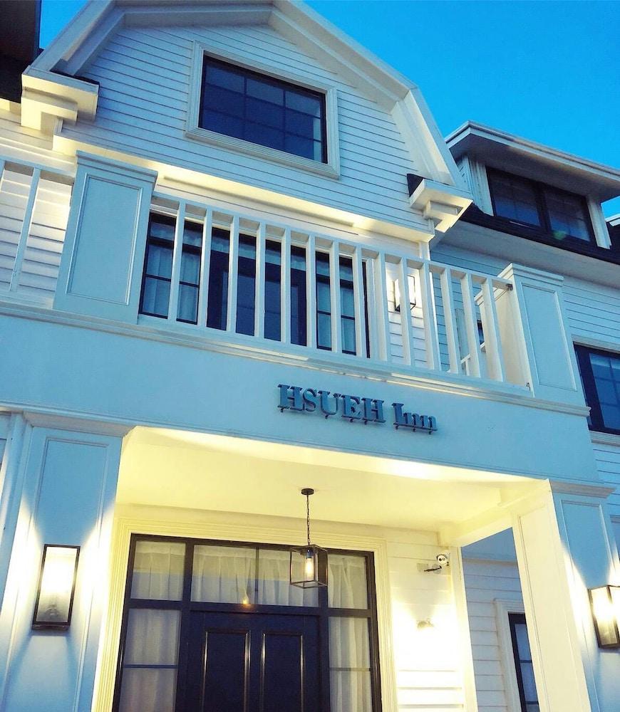HSUEH Inn Interior Entrance