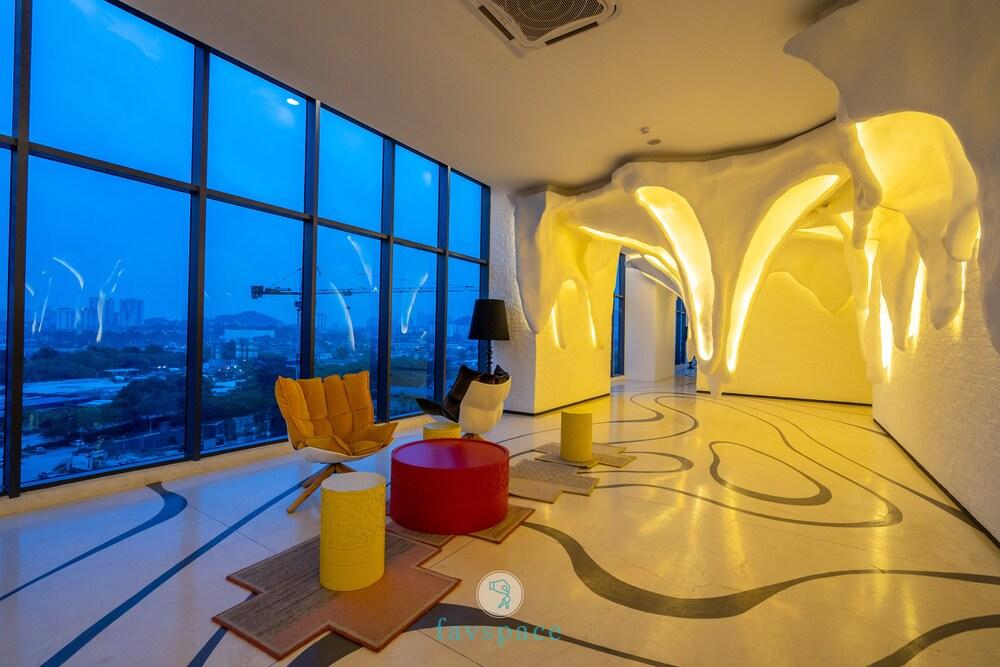 آرتي بلس كاي إل سي سي باي فاف سبيس الردهة