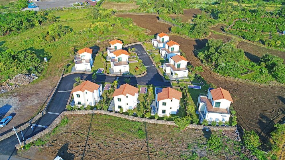 Dream in Jeju Exterior