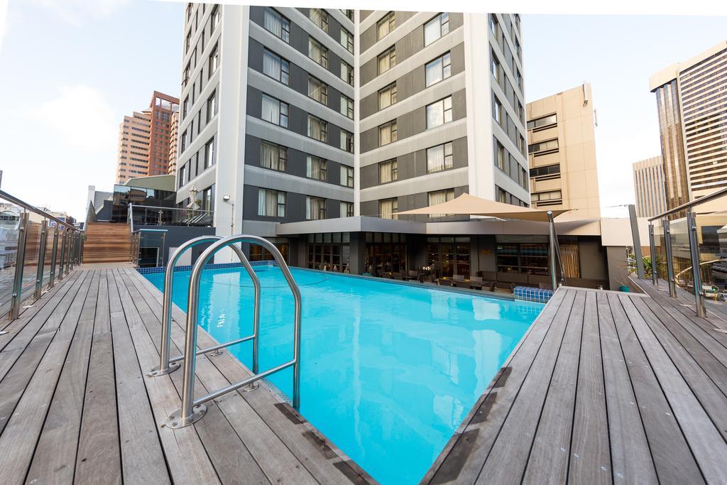 هوليداي إن كايب تاون أخرى