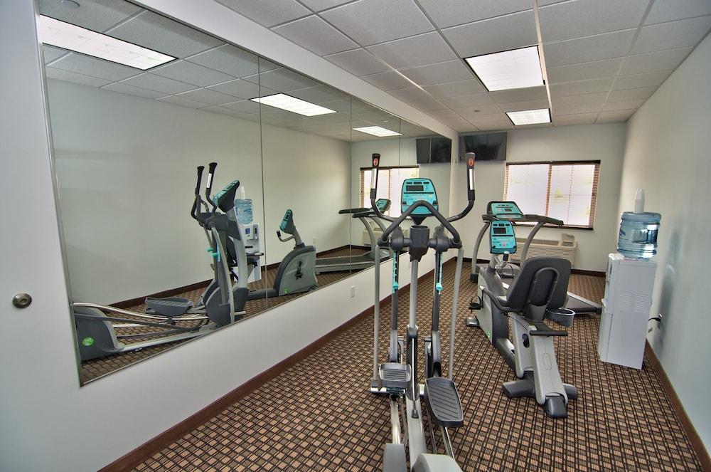 كومفورت إن آند سويتس بارنسفيل - فراكفيل مرفق اللياقة البدنية