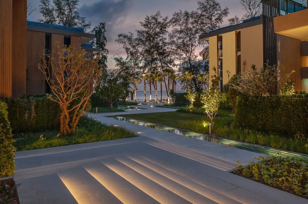 Twinpalms MontAzure Phuket Property Grounds
