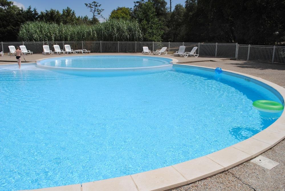 Résidence Nemea Les Sables Vignier Outdoor Pool