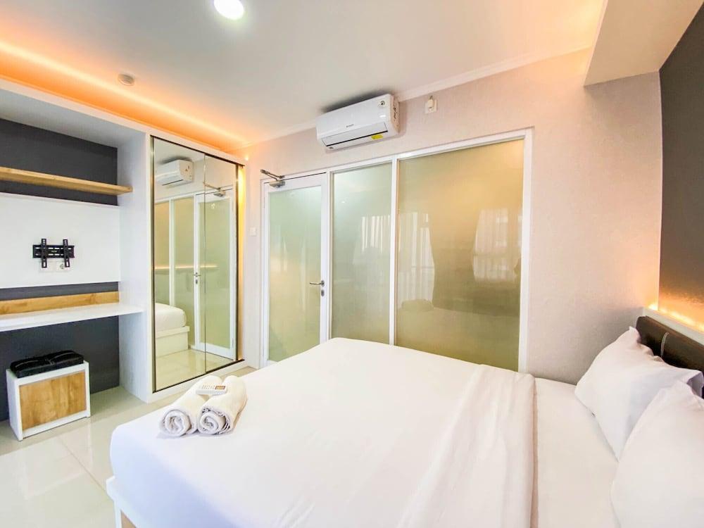Cozy & Homey 1BR at Gateway Pasteur Apartment Interior