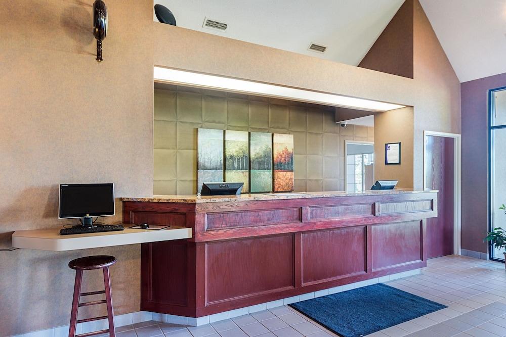 سليب إن آند سويتس باي فيو أكمي - تريفرز سيتي الردهة