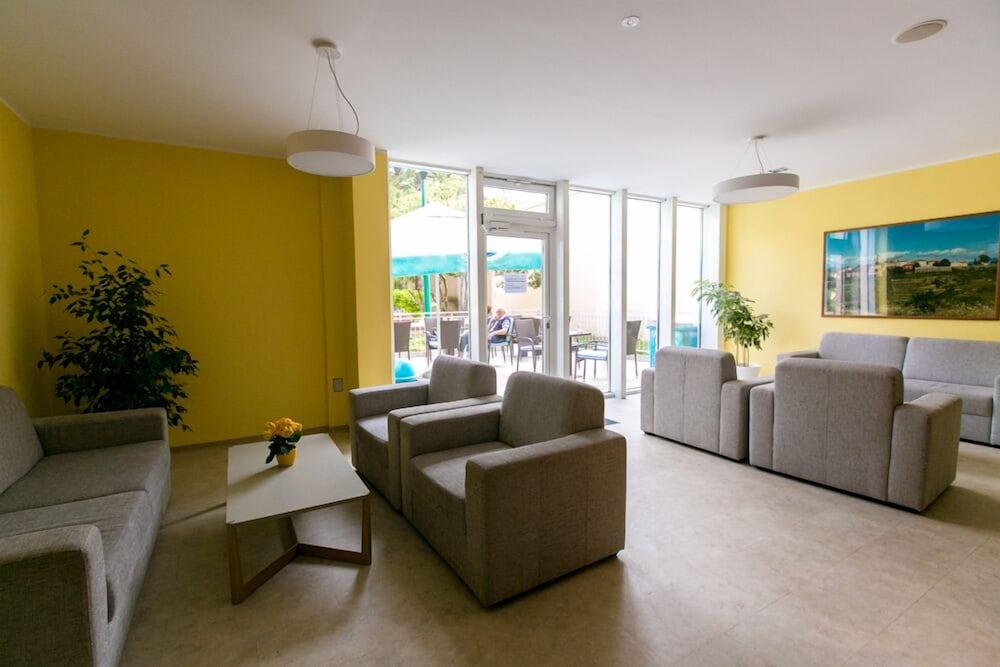 هيلث ريزورت آند سبا إستارسكي توبليس ميرنا