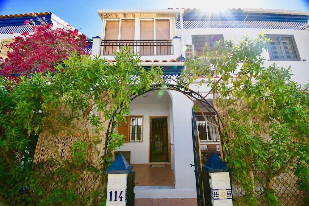 038 فانتاستيك هوليداي //اي س -س2وايفي