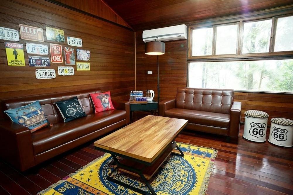 Hillside Plot Inn Interior