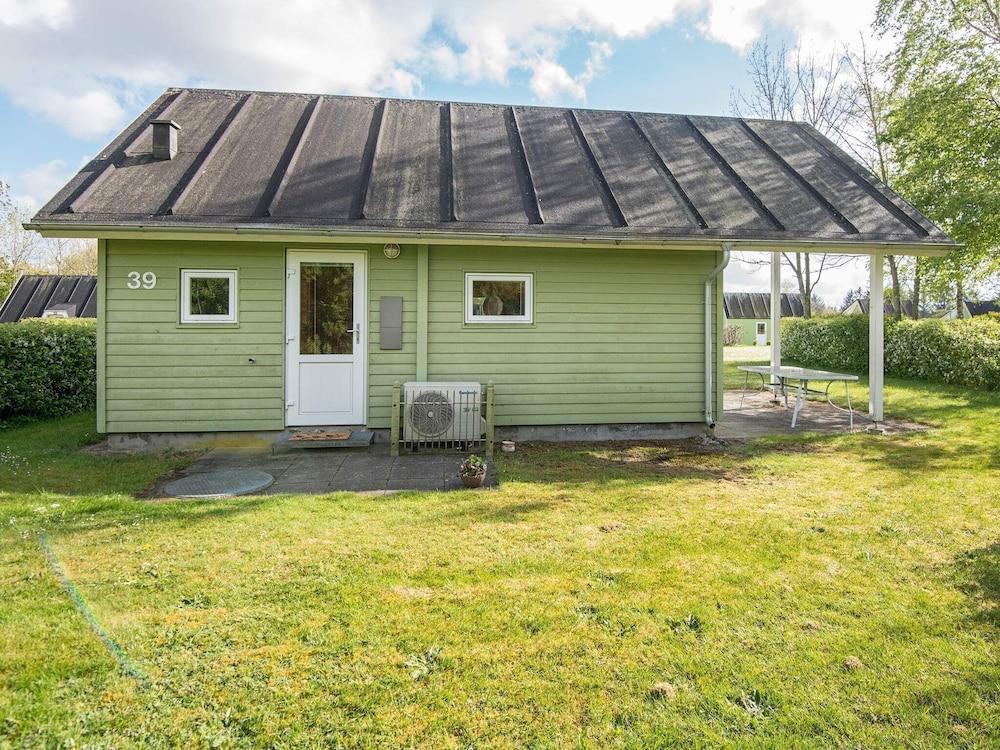 4 بيرسون هوليداي هوم إن غريندستيد غرفة